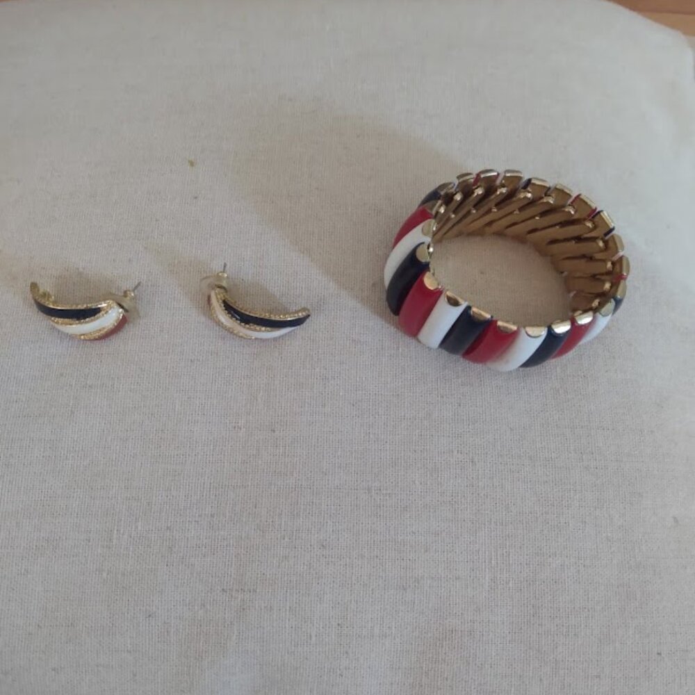 Patriotic red, White, and blue stretch metal bracelet and push back earring set